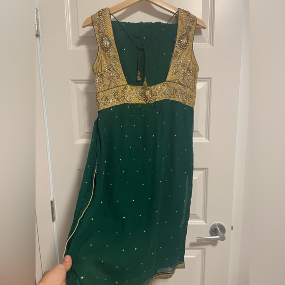 Indian Suit - Picture 2 of 5